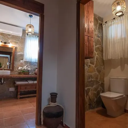 Casa Del Fuego * Moya